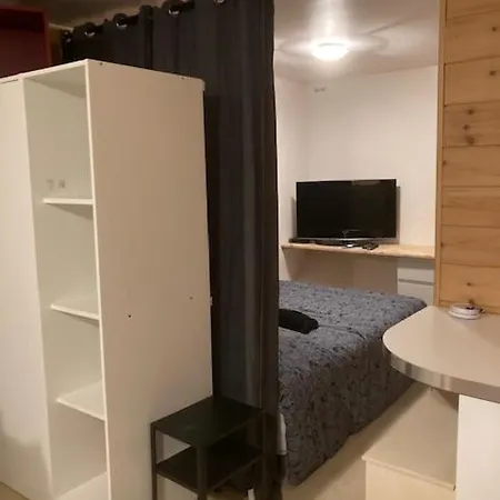 Exigehome-grand Studio En Plein Centre De Germain En Laye Apartmán