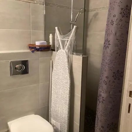 Exigehome-grand Studio En Plein Centre De Germain En Laye *
